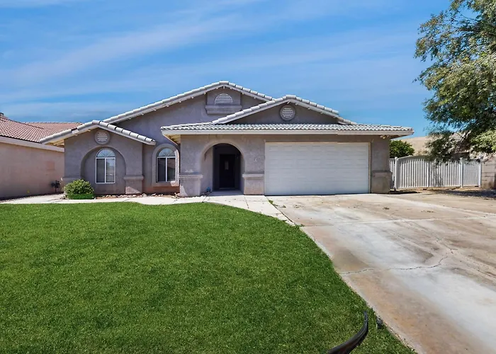 Dog-Friendly Home With Beautiful Patio, Bikes