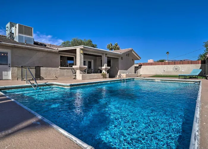 Putting Green And Pool Table Lake Havasu City Gem!