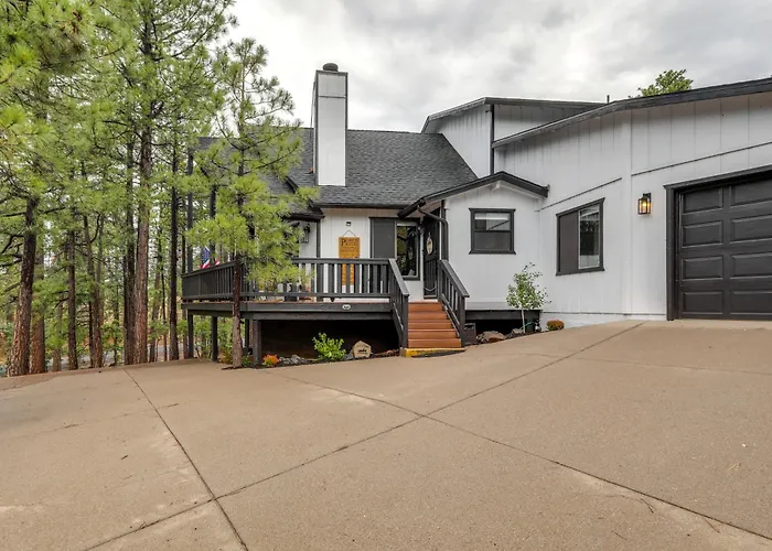 Wraparound Deck & Poker Room: Cabin In Munds Park