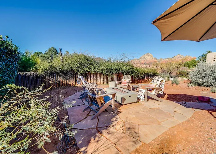 Red Rock Mtn View & Fire Pit: Central Sedona Home!