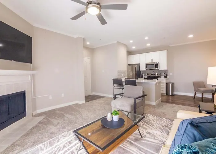 Landing Modern Apartment With Amazing Amenities