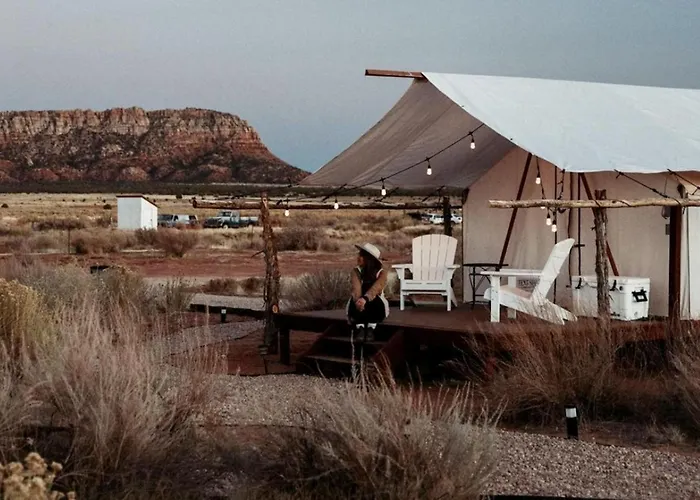 Glamp Tent B W Zion & Bryce Outdoor Shower & Wifi