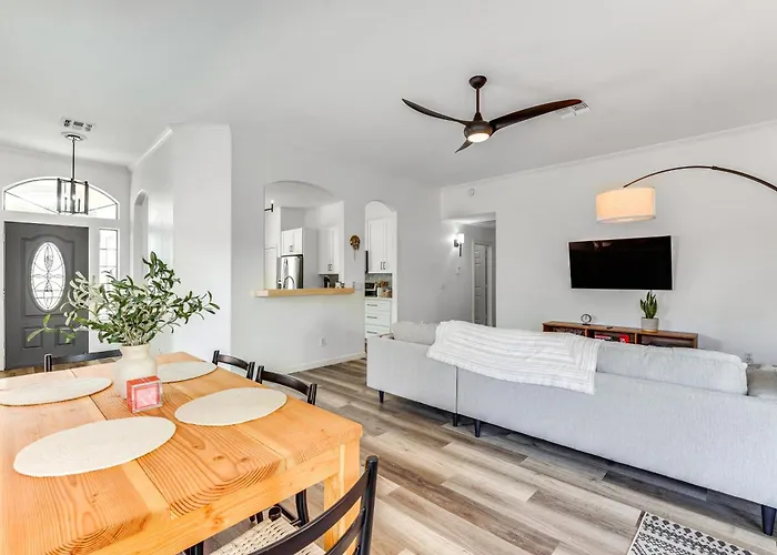 Heated Pool, Furnished Patio! Gilbert Getaway