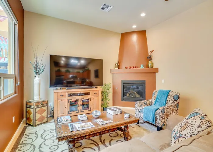 Tubac Adobe Townhome: Shop, Golf, Explore & More!