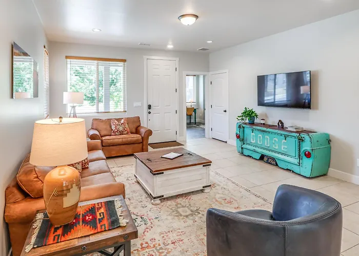 Walk To Flagstaff Urban Trails System: Cozy Home