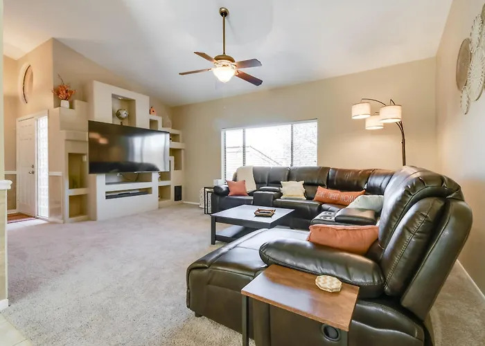 Pool Access & Mtn-View Balcony: Fountain Hills Gem