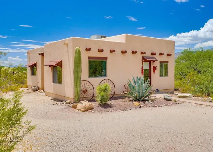 Chic Tucson Casita W/ Deck & Panoramic Views!