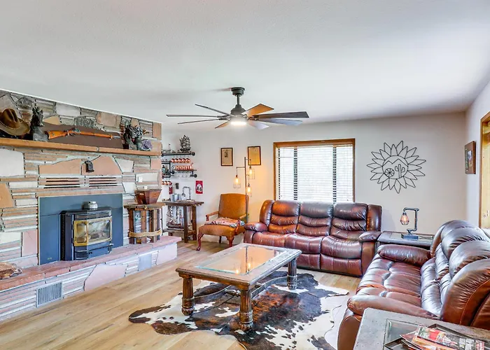 Walk To Rainbow Lake: Cabin W/ Game Room & Yard