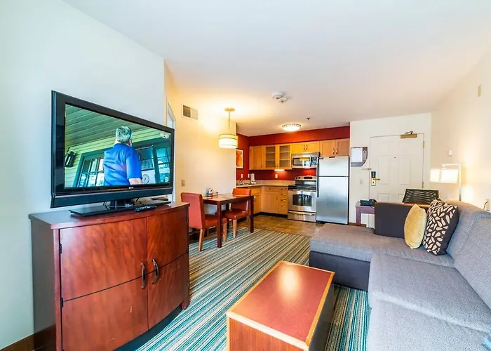 Phoenix 1Bd Queen Economy