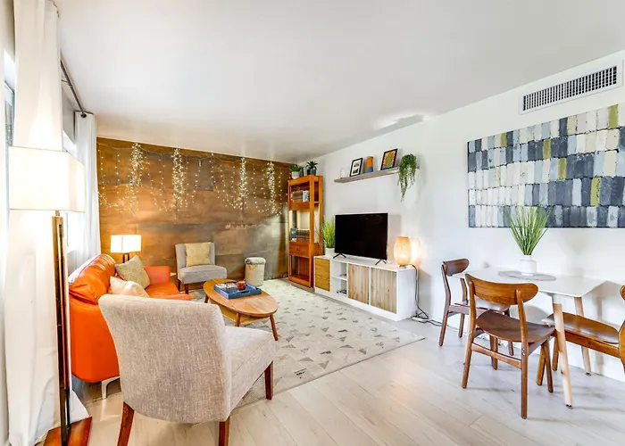 Walk To Old Town: Chic Scottsdale Condo W/ Pool!