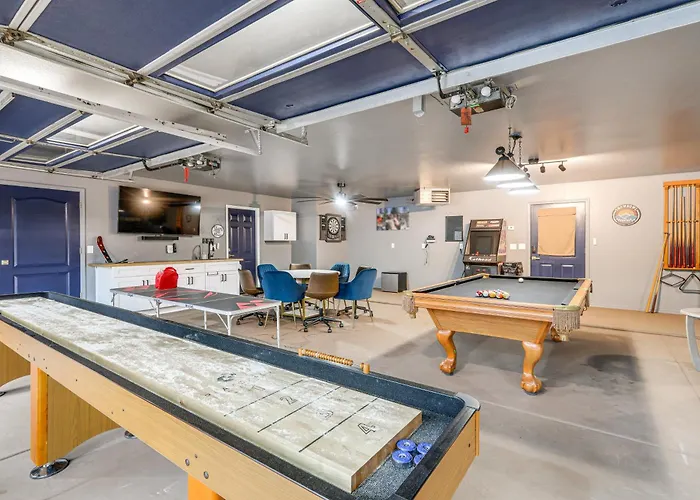 Deluxe Flagstaff Abode W/ Game Room & Outdoor Fun!