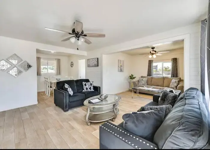 Cozy And Peaceful Yuma Vacation Rental With Pool