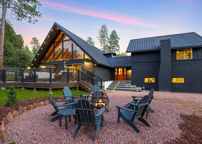 Cozy Modern Chalet In Strawberry