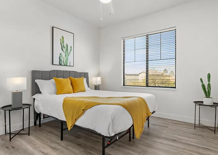 Cozysuites By The Stadium With Pool 18