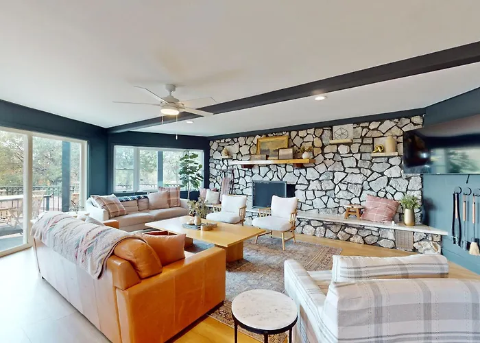 Golf, Hike & More! Sprawling Retreat In Show Low