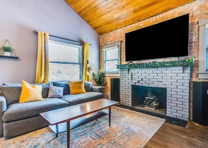 Happy Cactus Walkable 2Br By Uofa And Parking