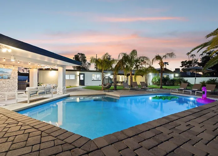 Cactus Jack! Heated Pool, Putting Green