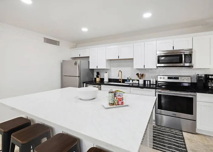 Remodeled Gem - Bocceball - 8 Min To Oldtown