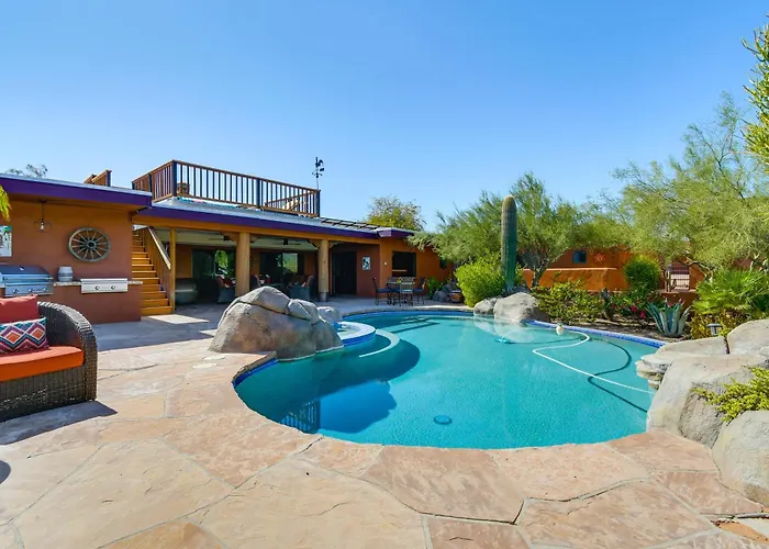 Escape to Unique Full Circle Ranch Home Mtn Views