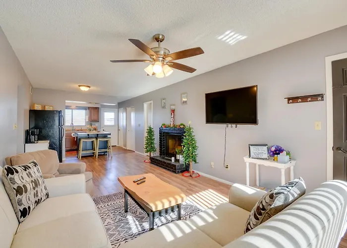1 Mi to Museum Pet-Friendly Prescott Condo