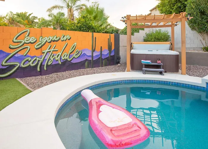 Scottsdale Paradise Poolside With Hot Tub & Gym
