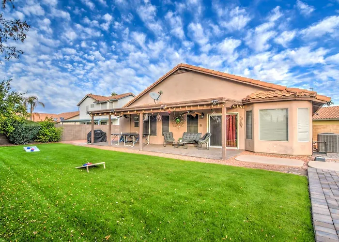 Route 66 Oasis In Downtown Gilbert With Heated Pool & Mini Golf