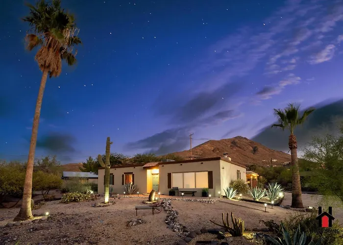 Sonoran Desert Getaway With Cowboy Tub