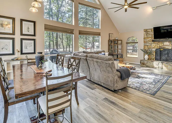 Deck + Game Room: Lakeside 'Blue Jay Chalet' Cabin