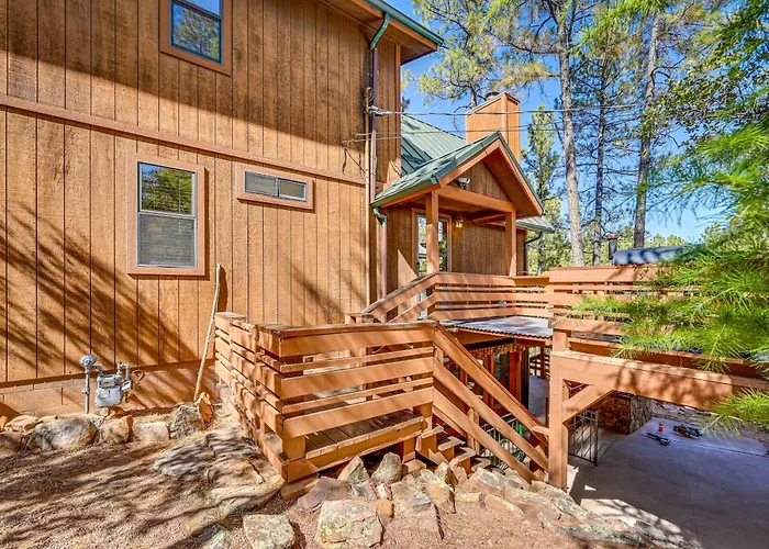 Furnished Deck + Forest Views: Pine Retreat!