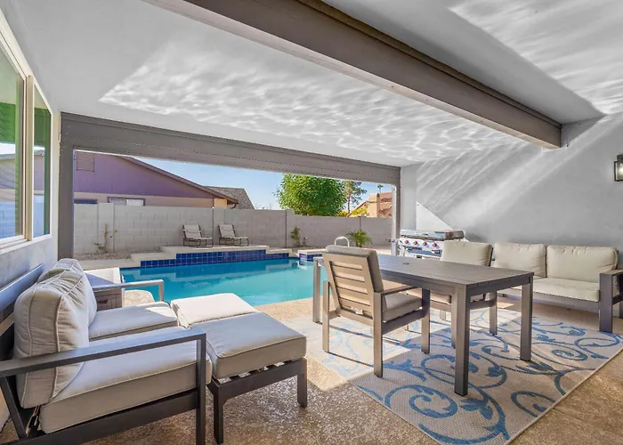 Phoenix 4 Bedroom Retreat Pool Dog Friendly Games