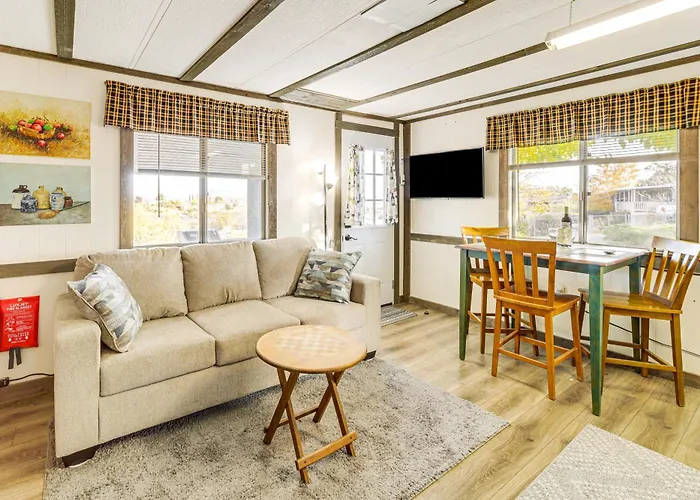 6 Mi To Old Town, Panoramic Views: Cottonwood Gem!