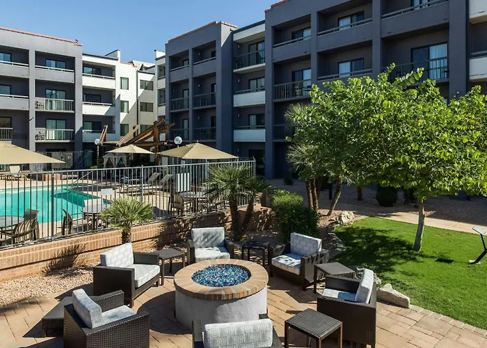 Courtyard By Marriott Phoenix Airport