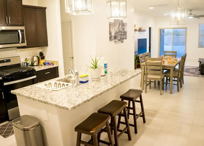 Spacious 3BR Home - Pool, Playground, EV Station L2, Near Freeway, Free Parking