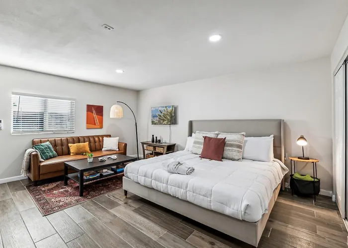 Phoenix Mountain Retreat
