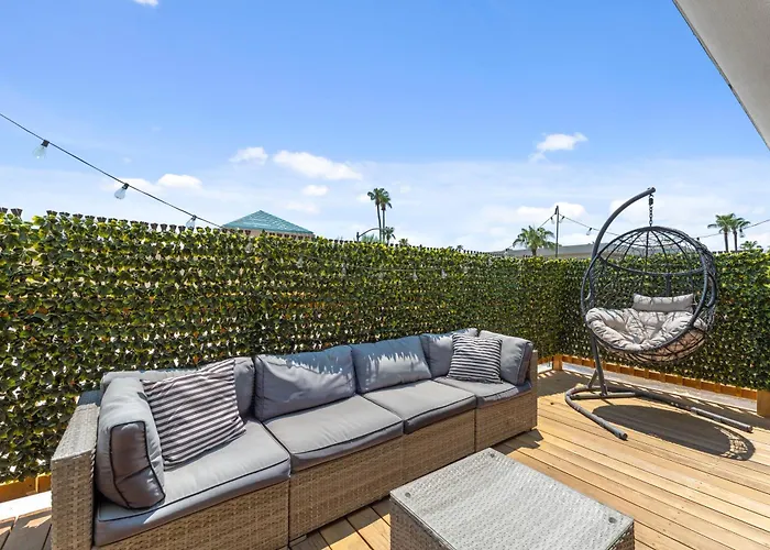 Windfield Condo In The Entertainment District