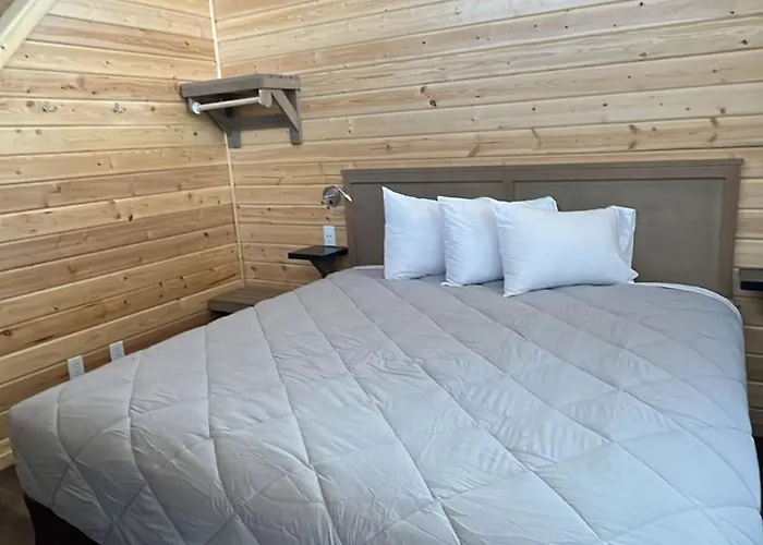 064A Brand New Peaceful Chalet With Loft & King Bed Near Grand Canyon South Rim