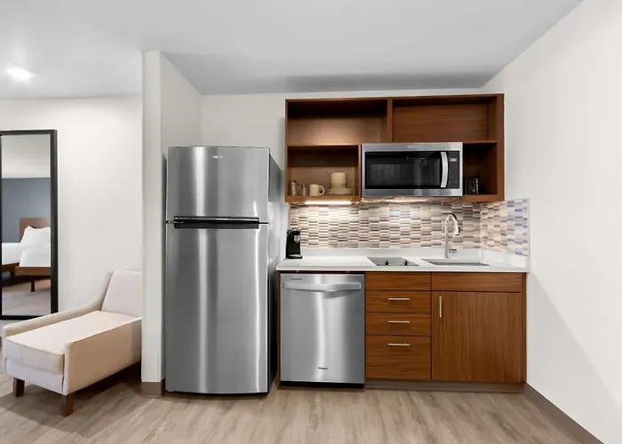 Everhome Suites Glendale Sports Entertainment District