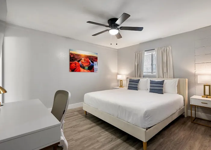 Spacious 2Br Getaway With Pool & Free Parking