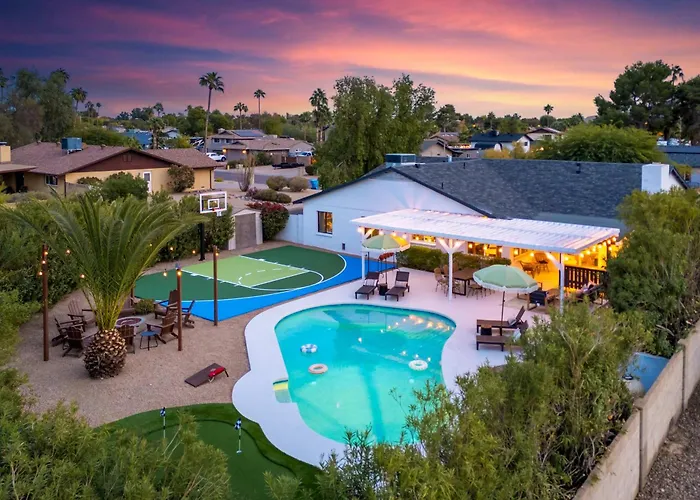 Desert Air 5 Bedroom Sports Court Pool Arcade Hot Tub