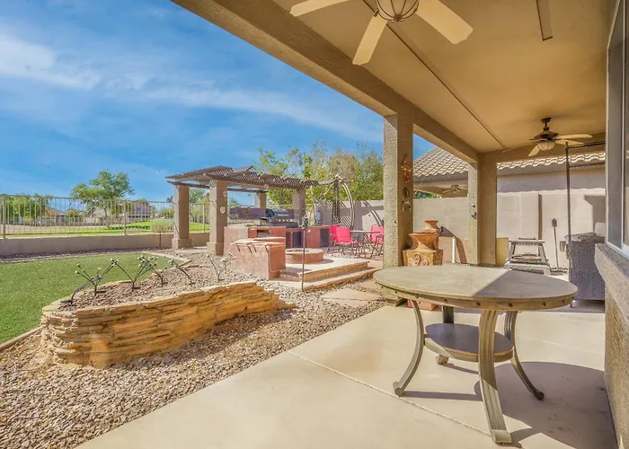 Family Fun Retreat Themed Rooms Bbq & Golf Course