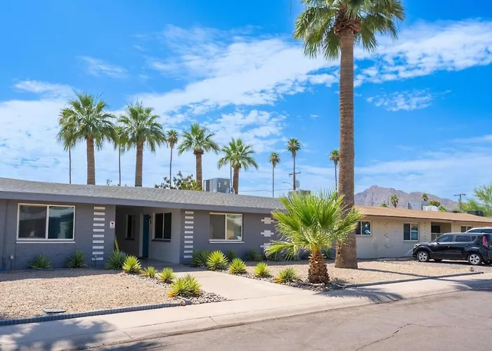 Chic Scottsdale Apt