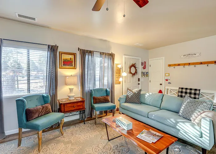 Ski, Hike & Explore: Flagstaff Cottage!