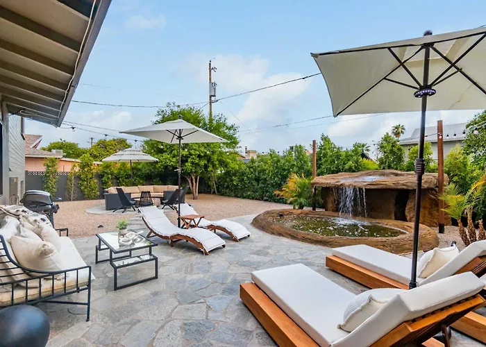 Solanova Designer Oasis With Cocktail Pool & Theater