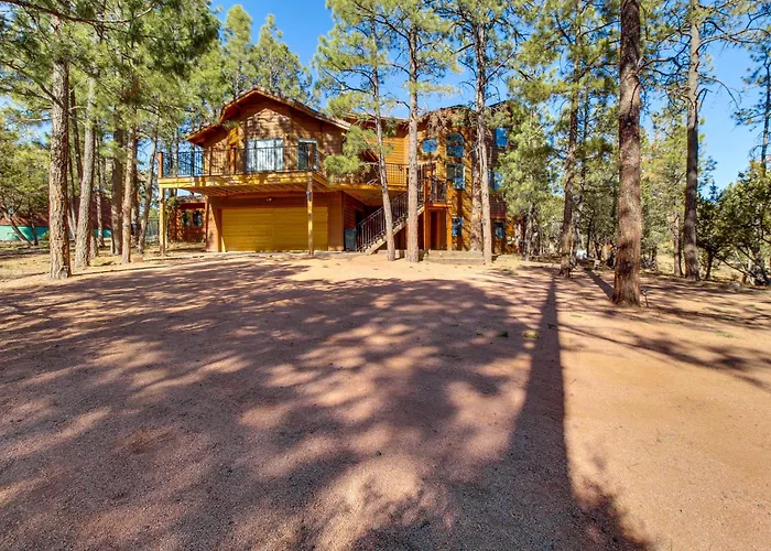 Hot Tub: 'Ponderosa Paradise' Overgaard Cabin