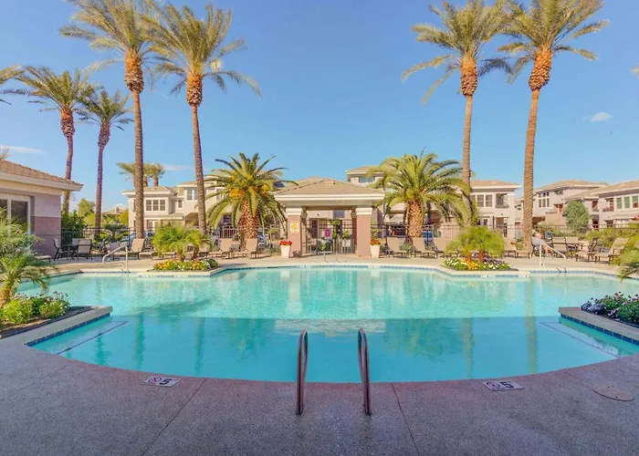 Lux Kierland Greens Condo Overlooks 9Th Hole Near Golf