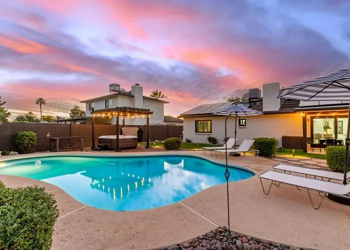 The Ace Scottsdale With Pool Hottub & Putting Green