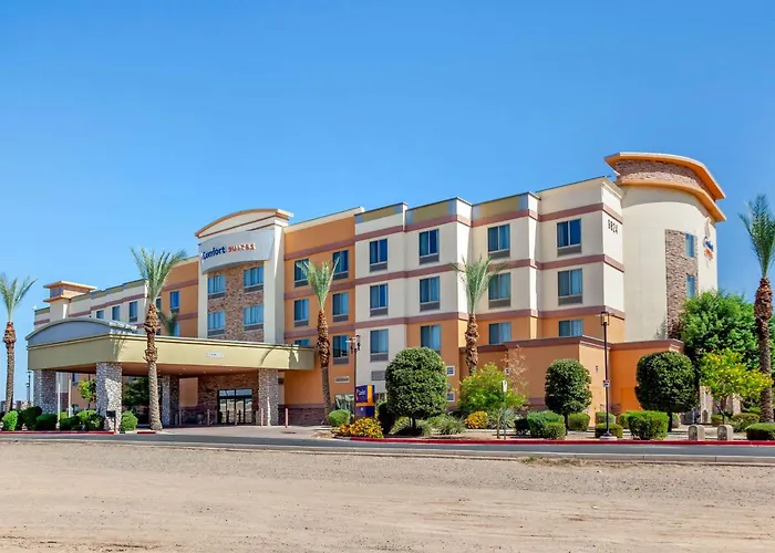 Comfort Suites Glendale - State Farm Stadium Area
