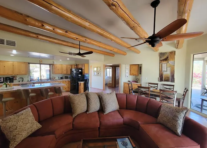 Cave Creek Southwest Hospitality Sleeps 12