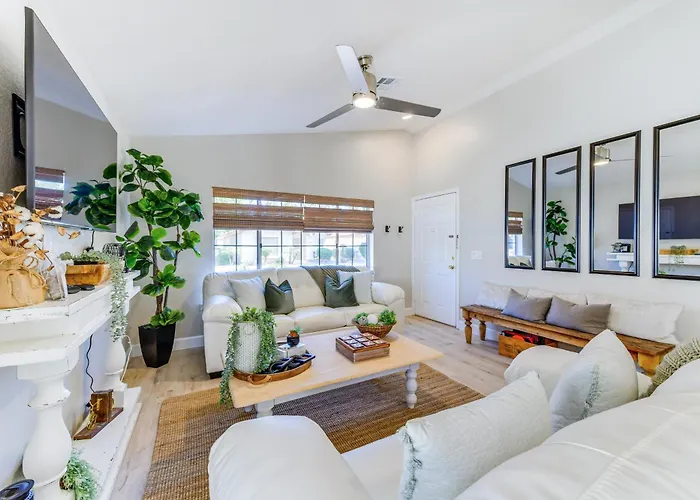 Pool Access! Extended Snowbird Escape In Gilbert