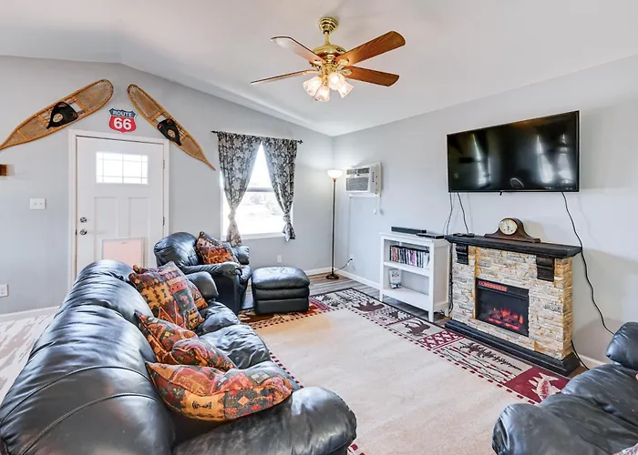 Kingman Vacation Rental W/ Private Yard & Fire Pit